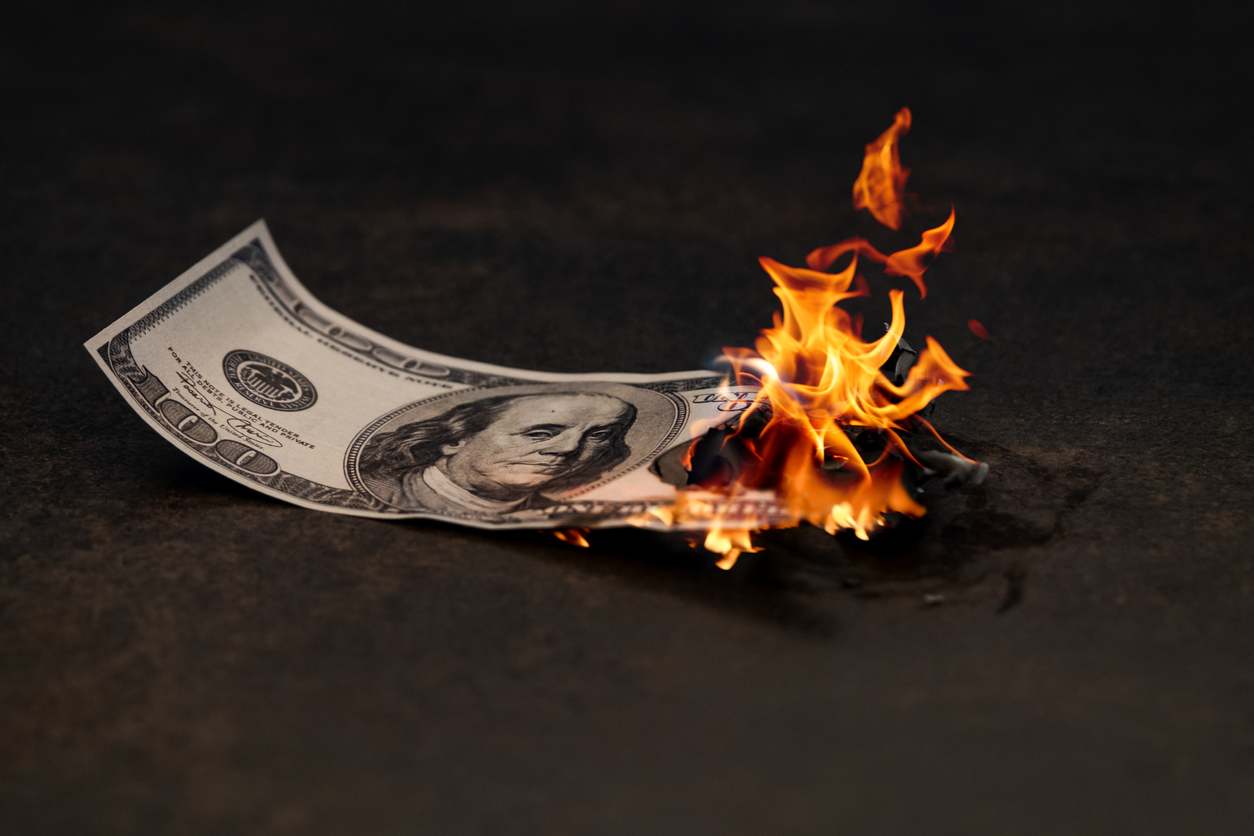 Dólar ardiendo