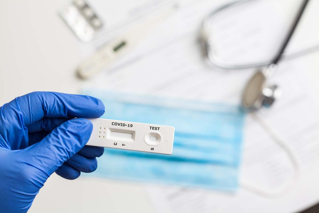 coronavirus covid-19 test antigenos mascarilla