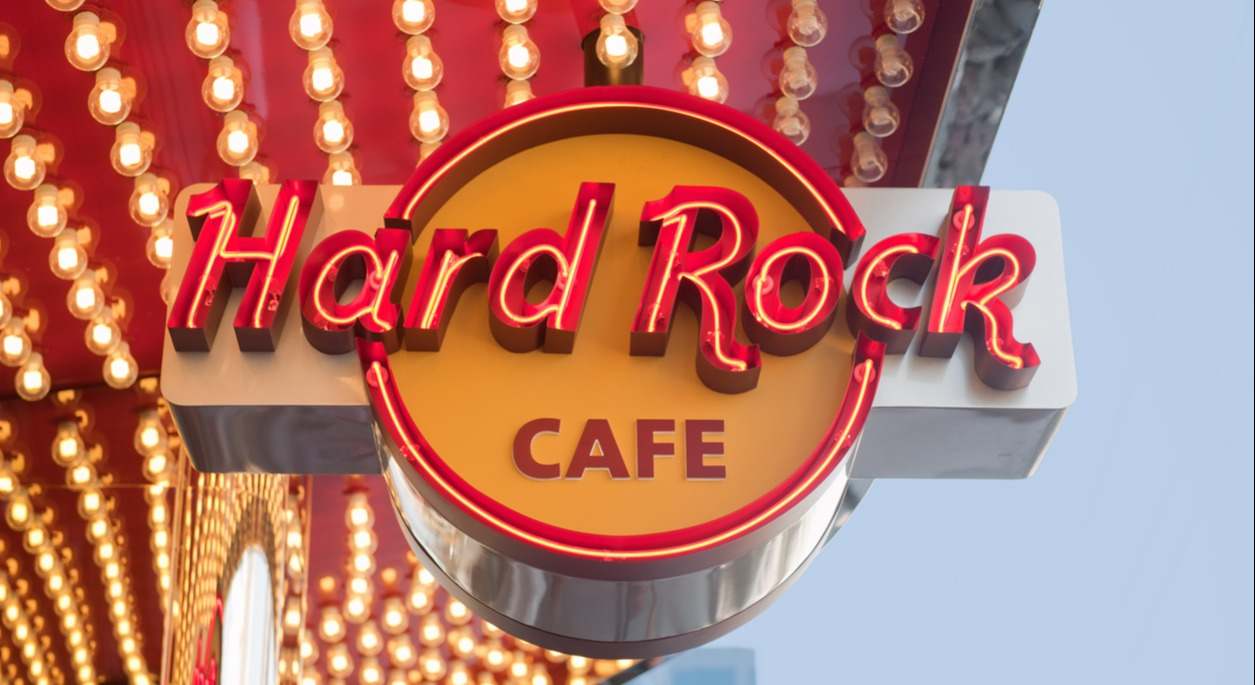 Letrero de la famosa franquicia Hard Rock Café. / Foto: iStock