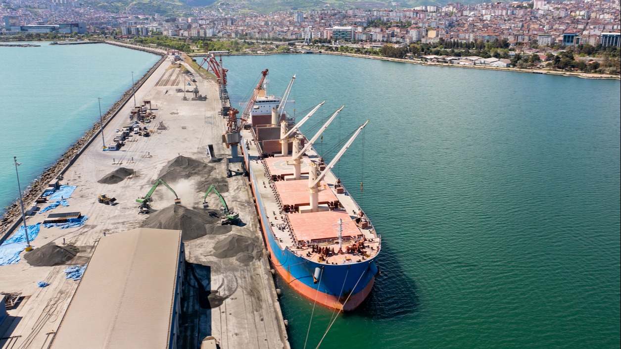 Buque de carga en el Mar negro (iStock)