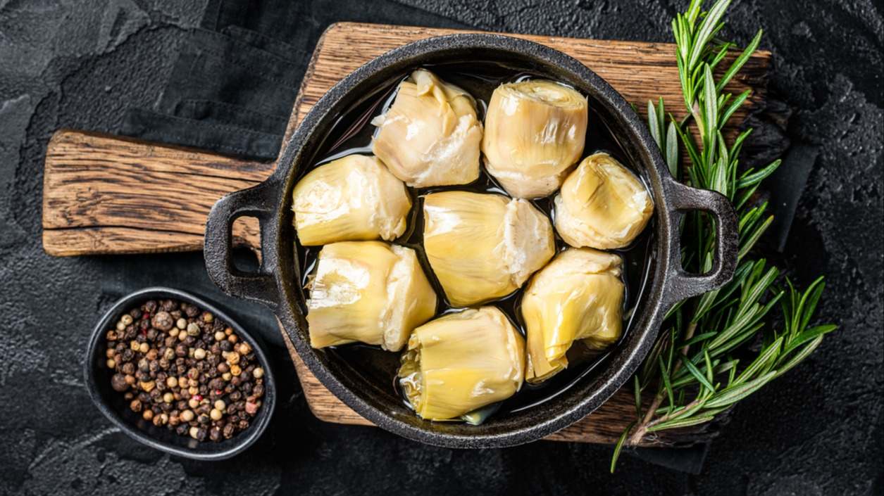La alcachofa es un alimento con grandes propiedades y beneficios para la salud. Descubre cómo prepararla con 5 recetas fáciles, caseras y deliciosas.