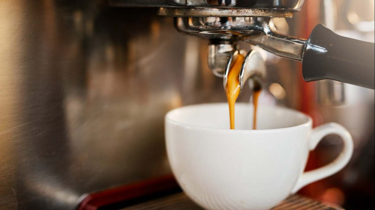 cafe-cafetera-taza-bar