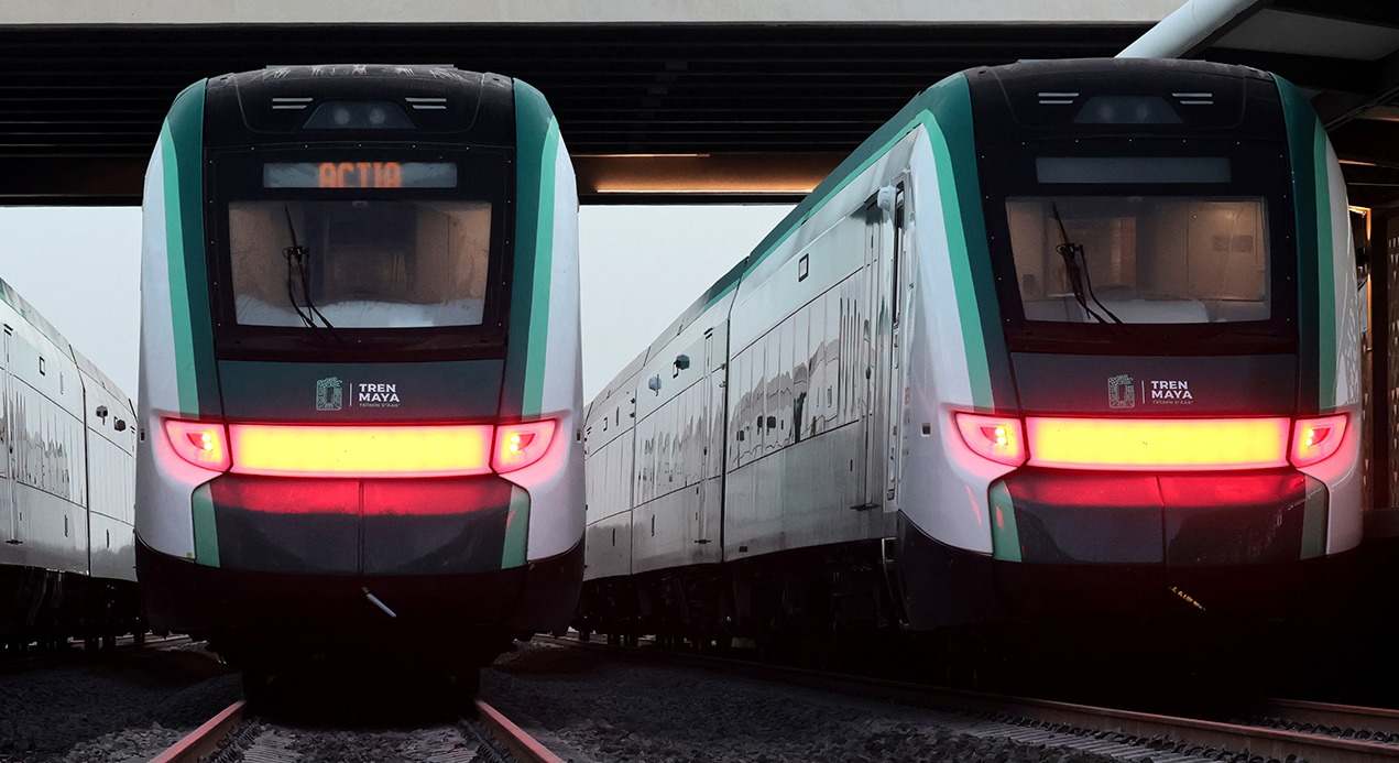 Tren del modelo Xiinbal operativo en el Tren Maya de México. EE