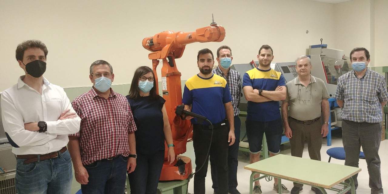 Directores-con-robot.jpg