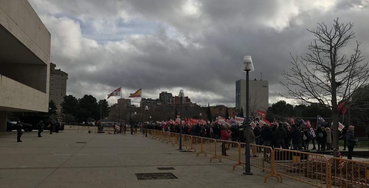Protesta-sindical-en-Cortes.jpg