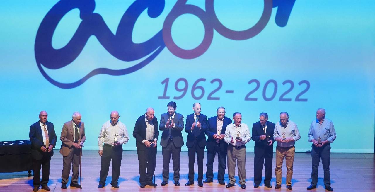 homenaje-a-socios-fundadores-en-la-gala-de-ACOR.jpg