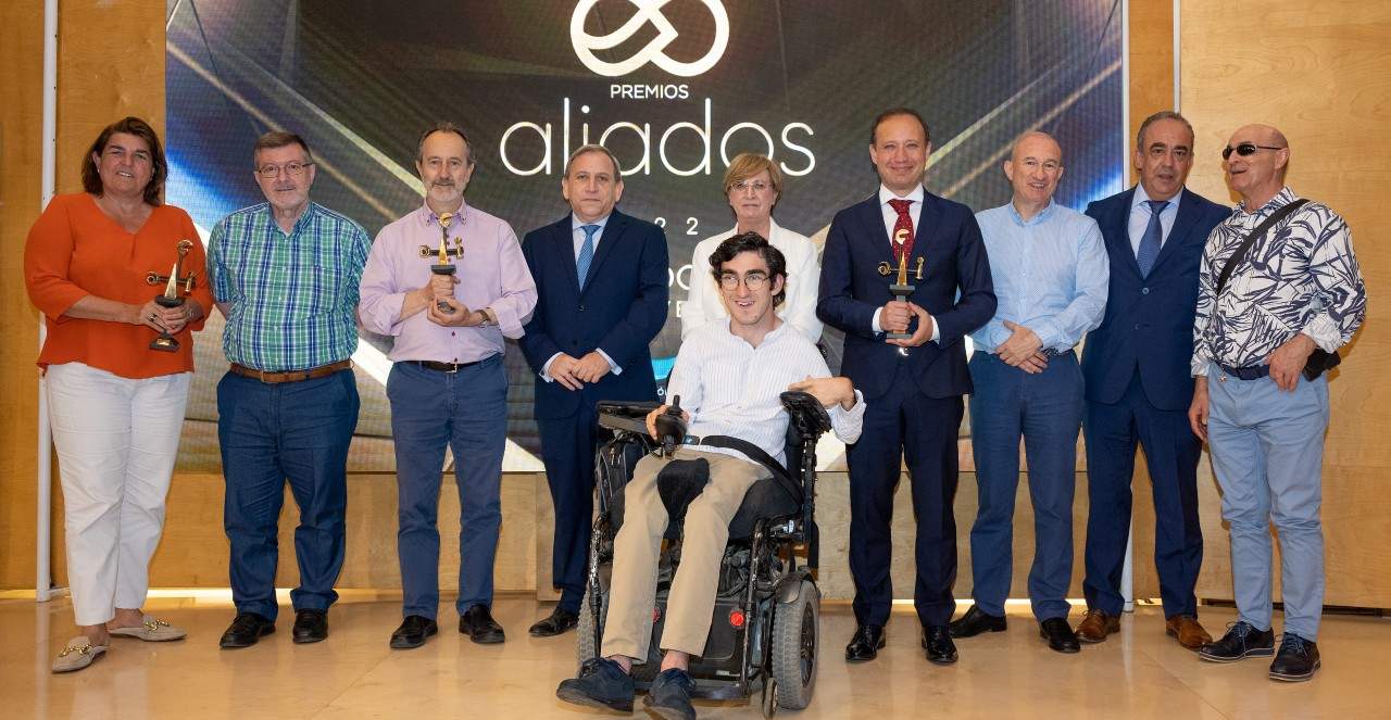 FOTO-DE-FAMILIA_Premios-Aliados-2022.jpg