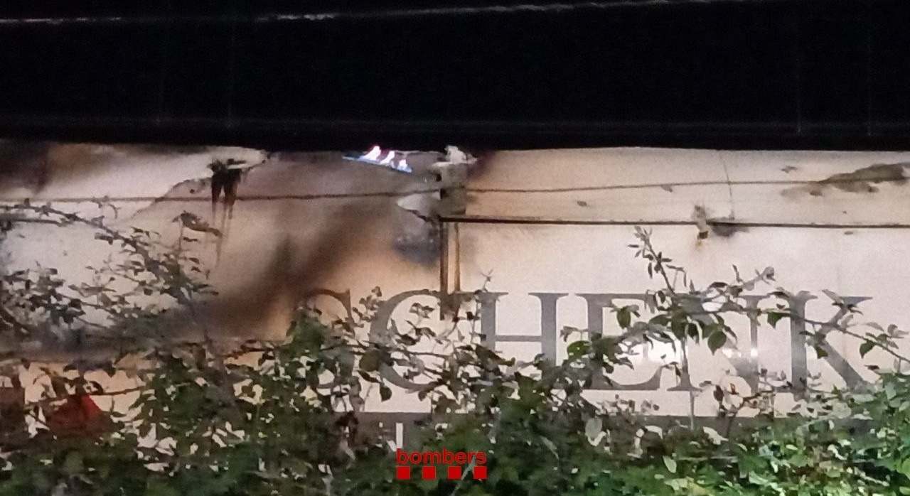 Imagen del tren facilitada por Bombers. Foto: EP.