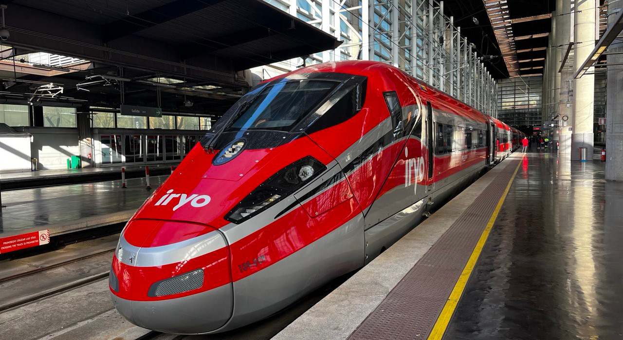 Tren de Iryo en la estación de Chamartín