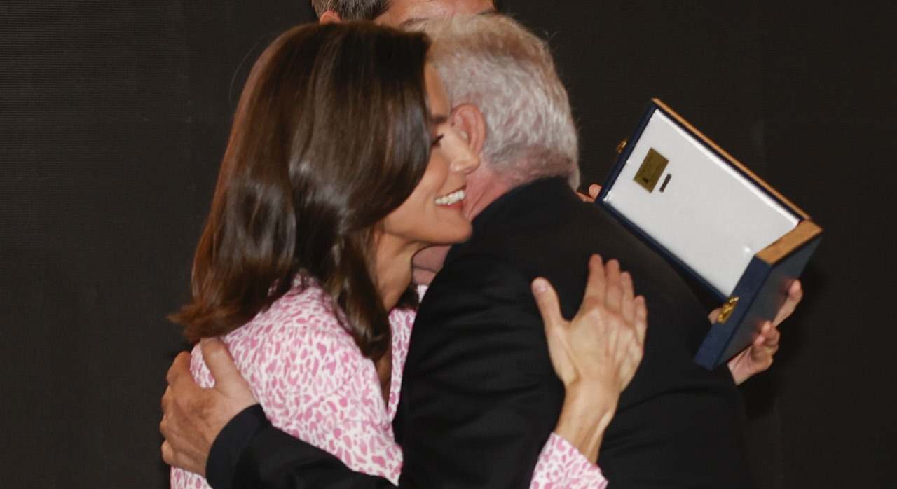 reina Letizia y Víctor Manuel