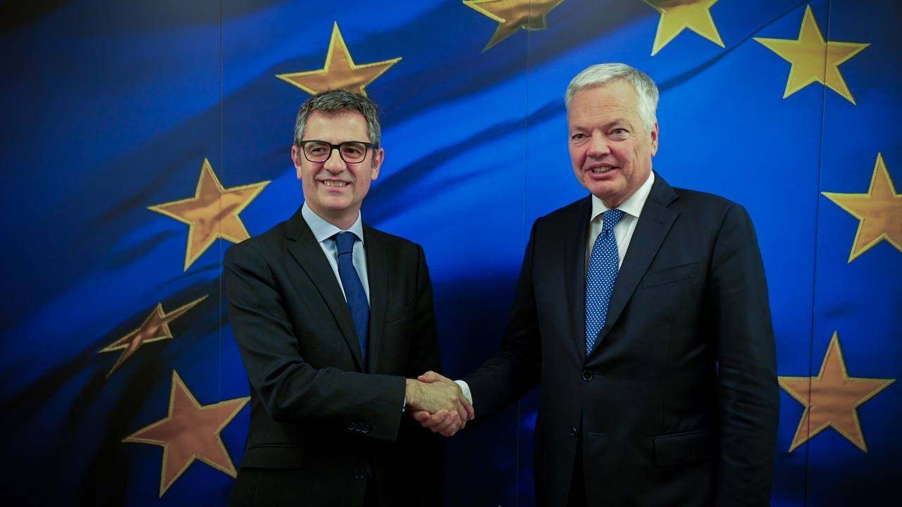 El ministro de Presidencia, Félix Bolaños y el comisario de Justicia, Didier Reynders