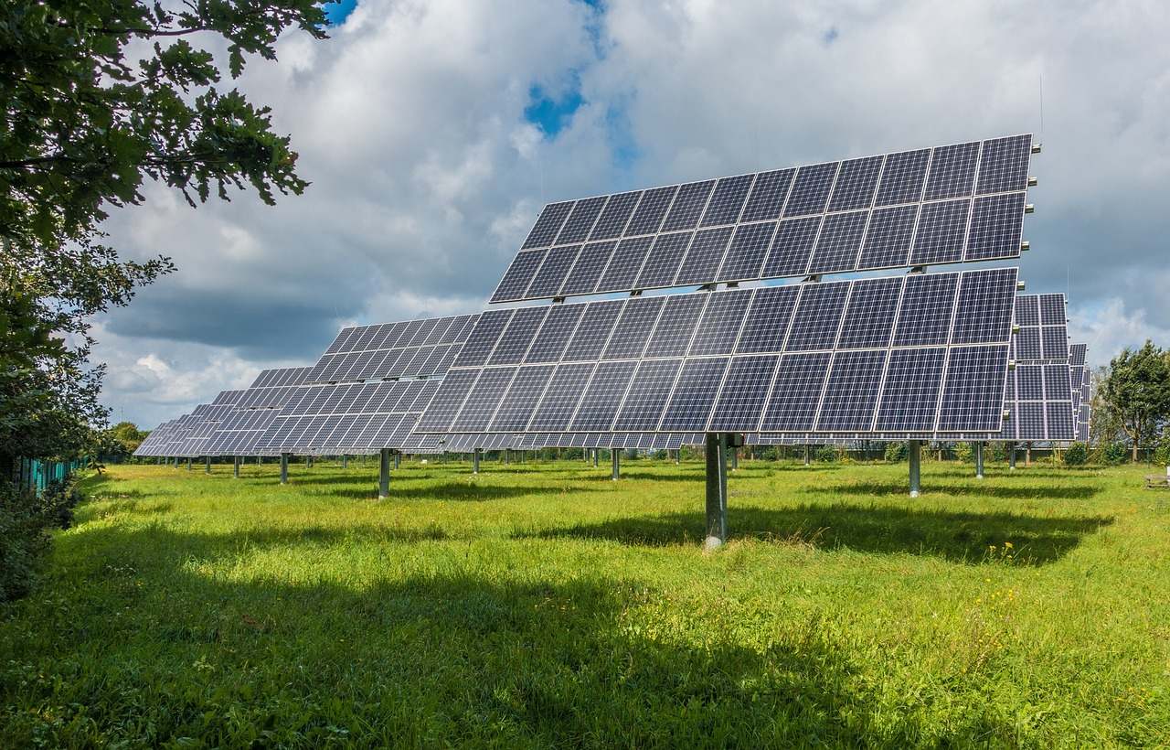 photovoltaic-system-g849e015f5_1280.jpg