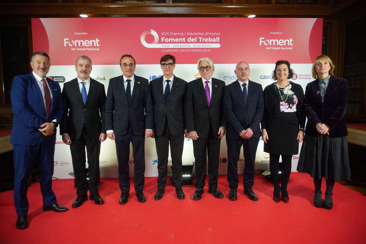 Autoridades en la gala de los XVII Premios y Medallas de Honor de Foment del Treball. EE