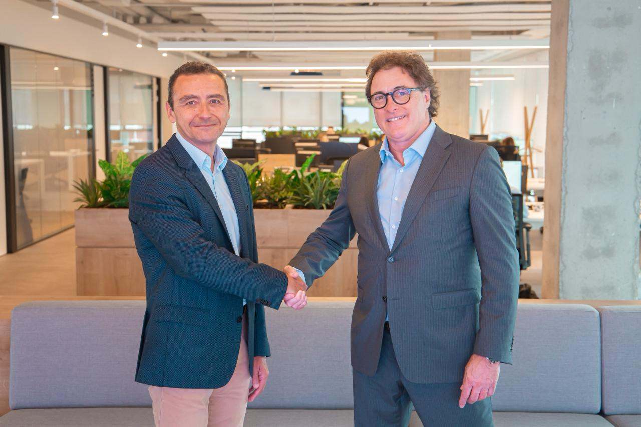 Sergi Biosca (i.) y Josep Benito (d.), consejero delegado y presidente de Seidor. EE