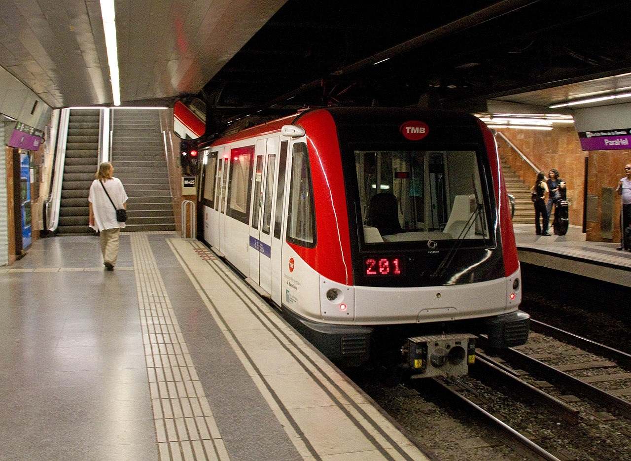 Metro de la L2 de Barcelona. EE