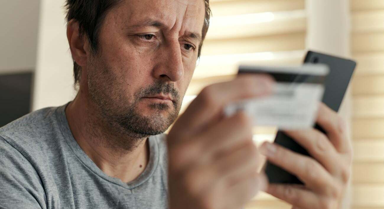 Una nueva estafa bancaria pone en alerta a miles de usuarios: "Se ha registrado un nuevo dispositivo..."