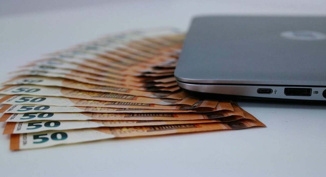 Tres formas de ganar 200 euros diarios utilizando la Inteligencia Artificial