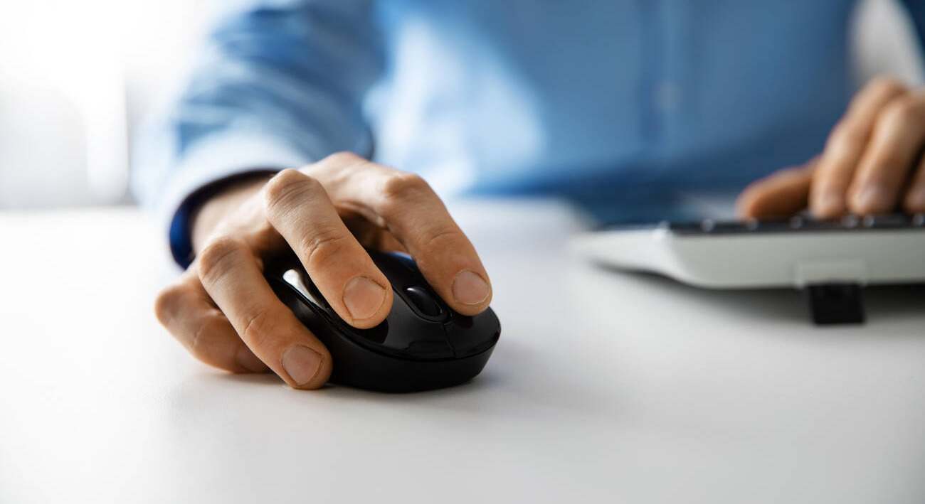 Expertos alertan el ataque de doble clic que te puede dejar la cuenta a cero: "cualquier web es vulnerable a esta amenaza"