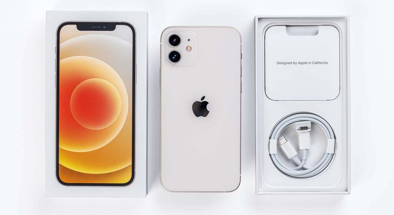 El mítico elemento que Apple ya no incluye en la caja del iPhone 16