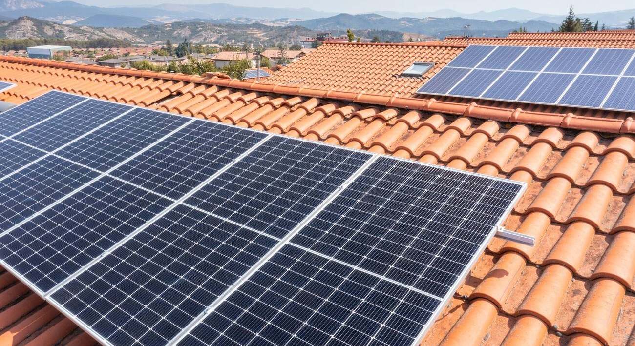 La razón por la que incluso las casas con placas solares no se salvaron del gran apagón
