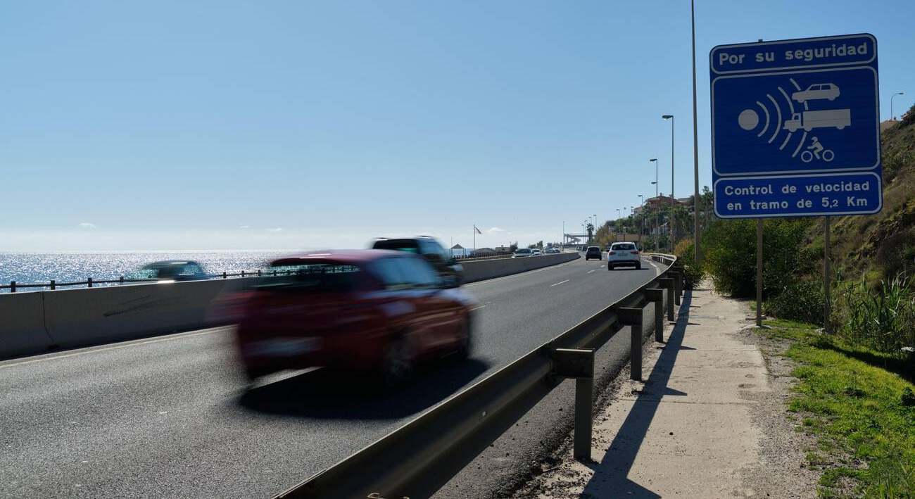 Así funciona la estafa de la multa por velocidad de la DGT: esto es lo que dice el mensaje que inicia el fraude