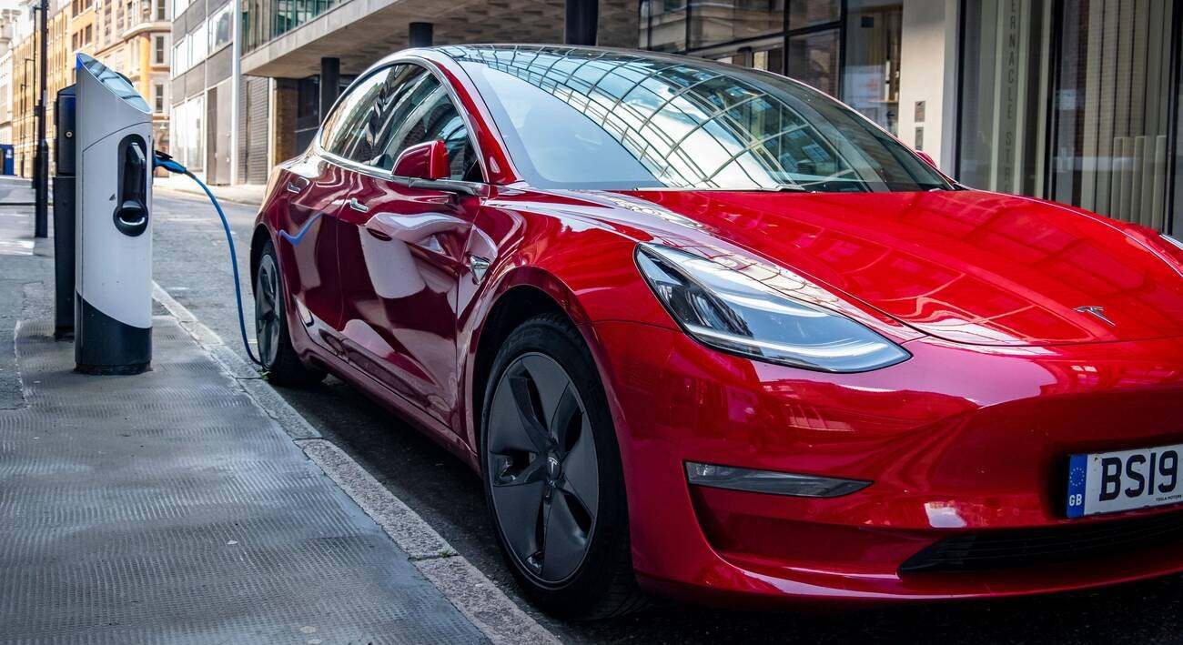 Reveló el estado de la batería de su Tesla después de 150.000 km y hacer solo cargar rápidas: sorprendió a todo el mundo