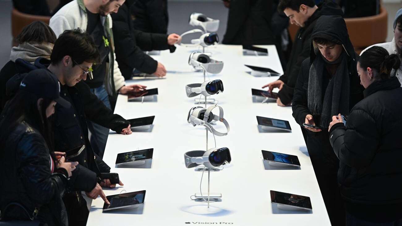 Personas devuelven las Apple Vision Pro