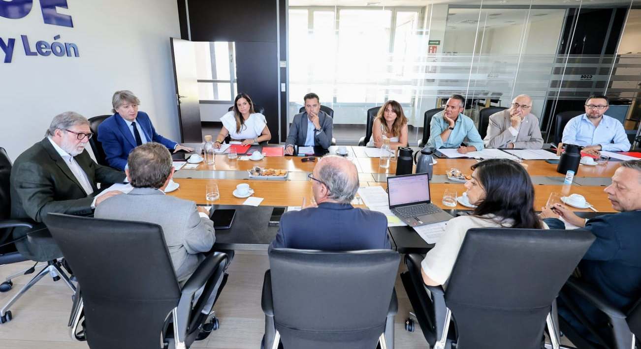 Reunión Junta Directiva de CEOE Castilla y León con el lider reigonal del PSOE, Carlos Martínez