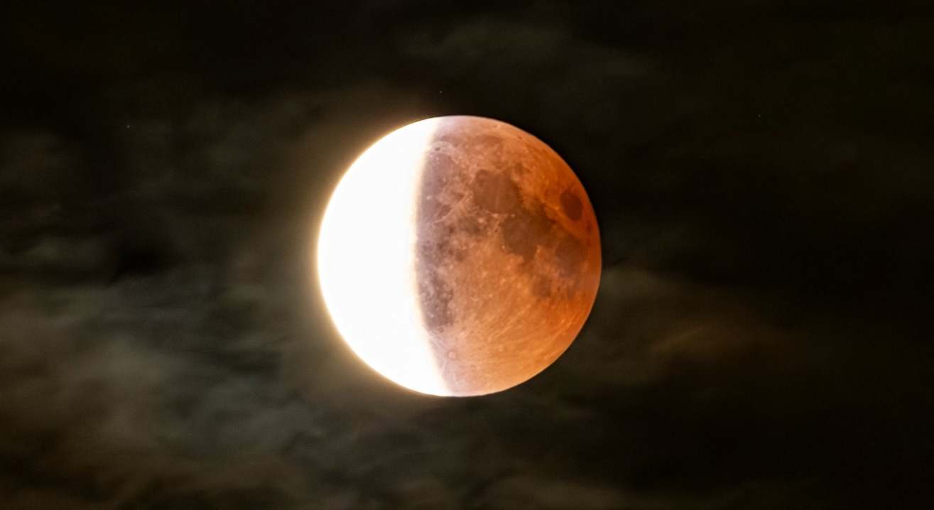 Primer plano del eclipse lunar. / Foto: iStock