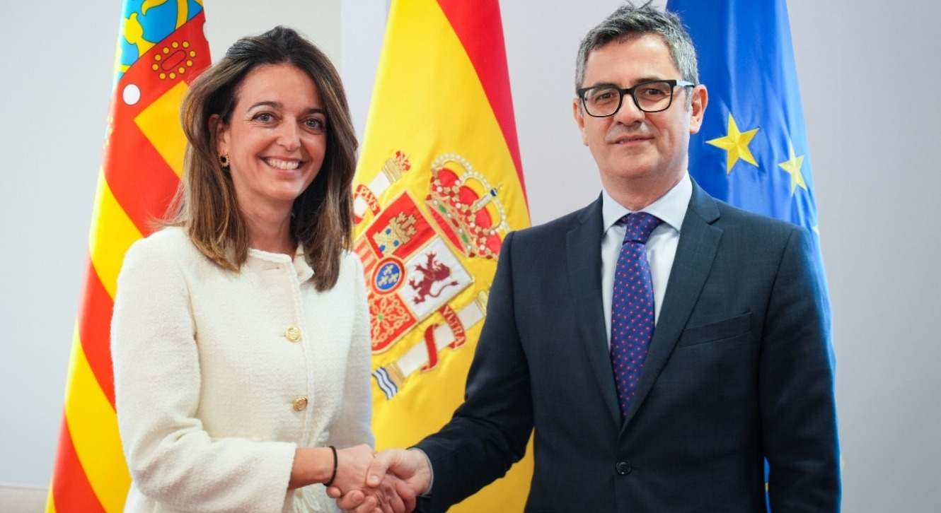 Nuria Martínez, consejera de Justicia y Administración Pública de la Generalitat Valenciana, y Félix Bolaños, ministro de Presidencia, Justicia y Relación con las Cortes.