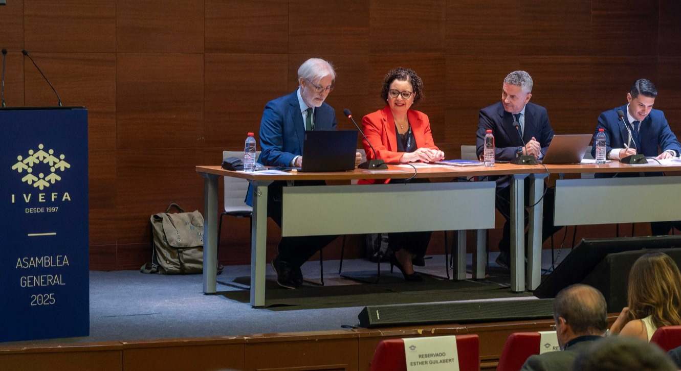 Un momento de la asamblea de Ivefa.