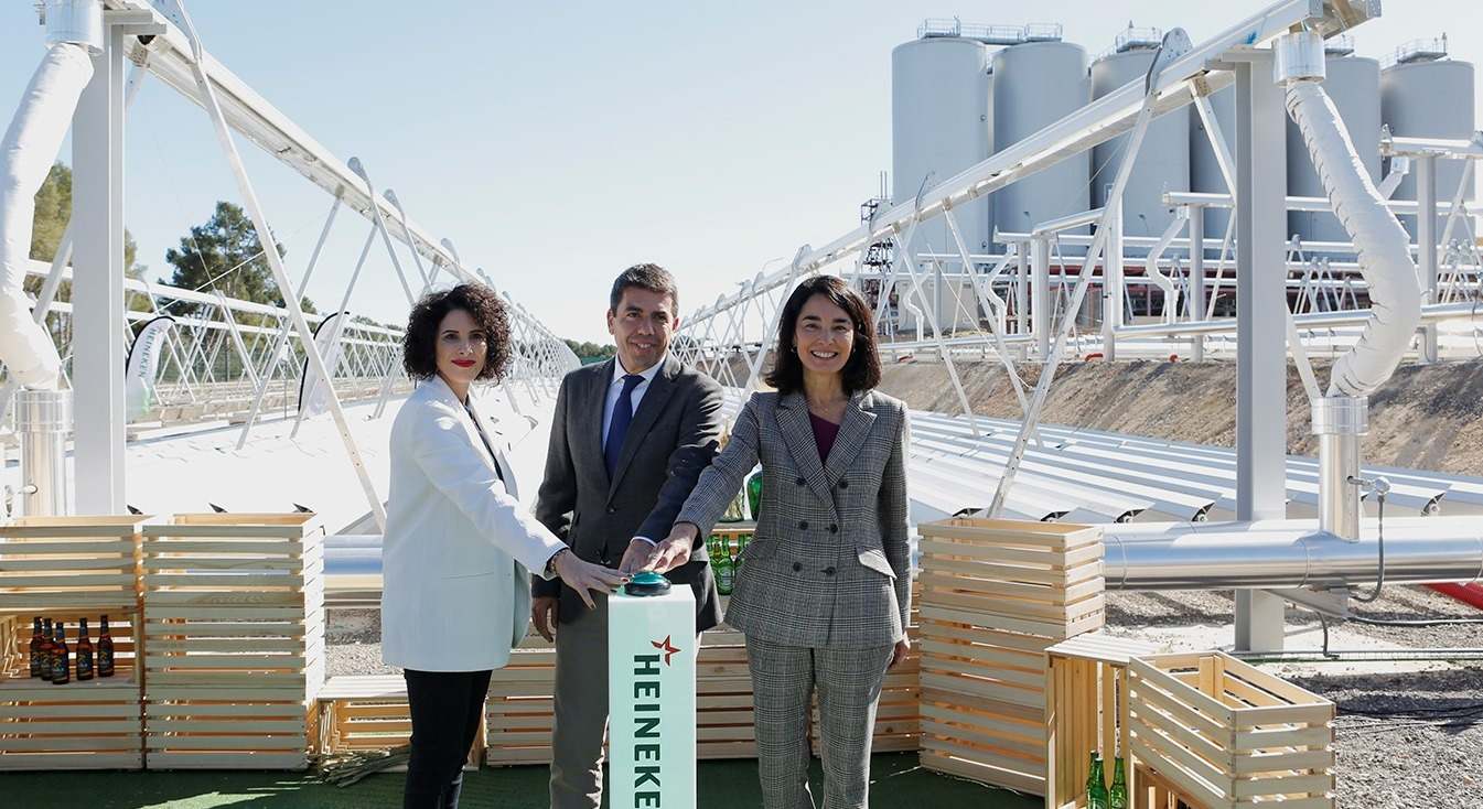 Inauguración de la nueva planta en la factoría de Quart de Poblet.