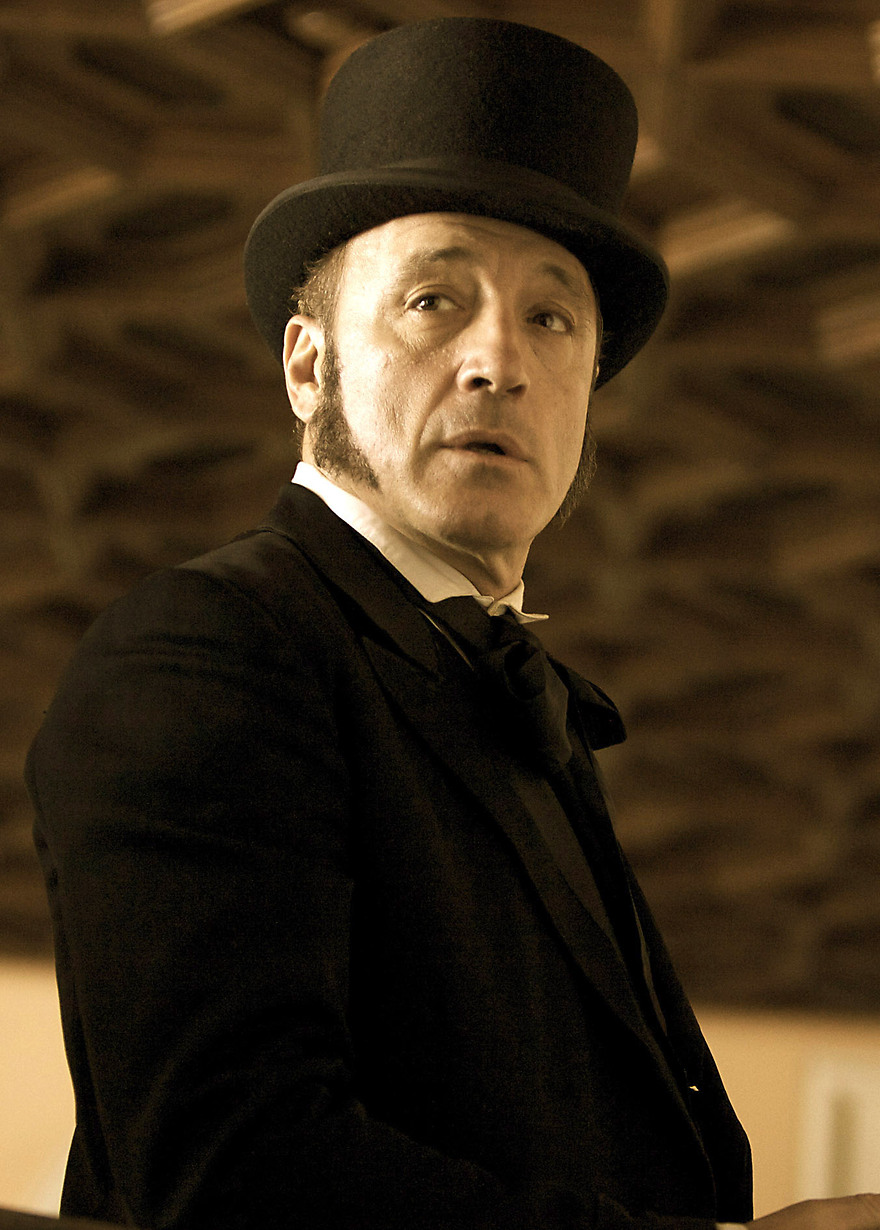 Es Fernando Bravo en 'Tierra de Lobos' - 880x