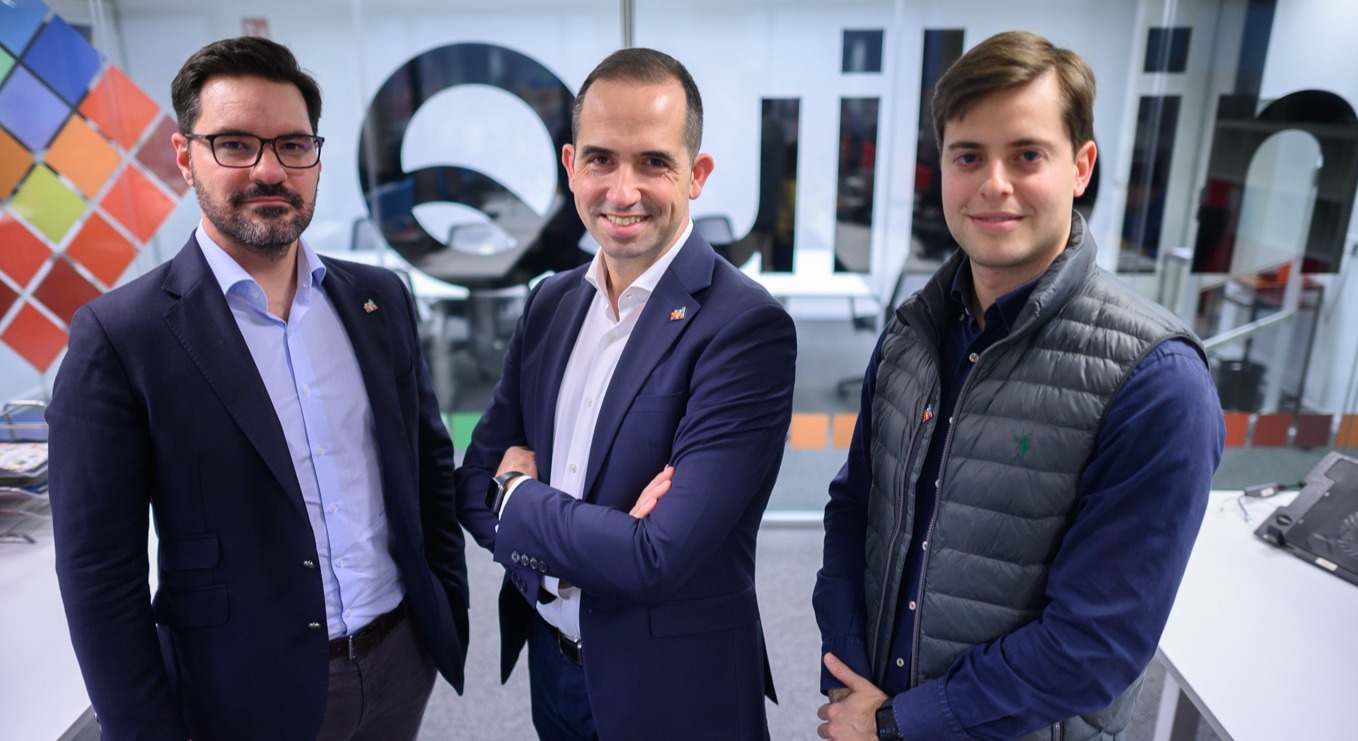 Alberto Valiente Montoro (Chief Operating Officer), Ángel Alberich-Bayarri (CEO & Co-founder) y Javier Sáez Ipiens (VP Finance & Business Intelligence)