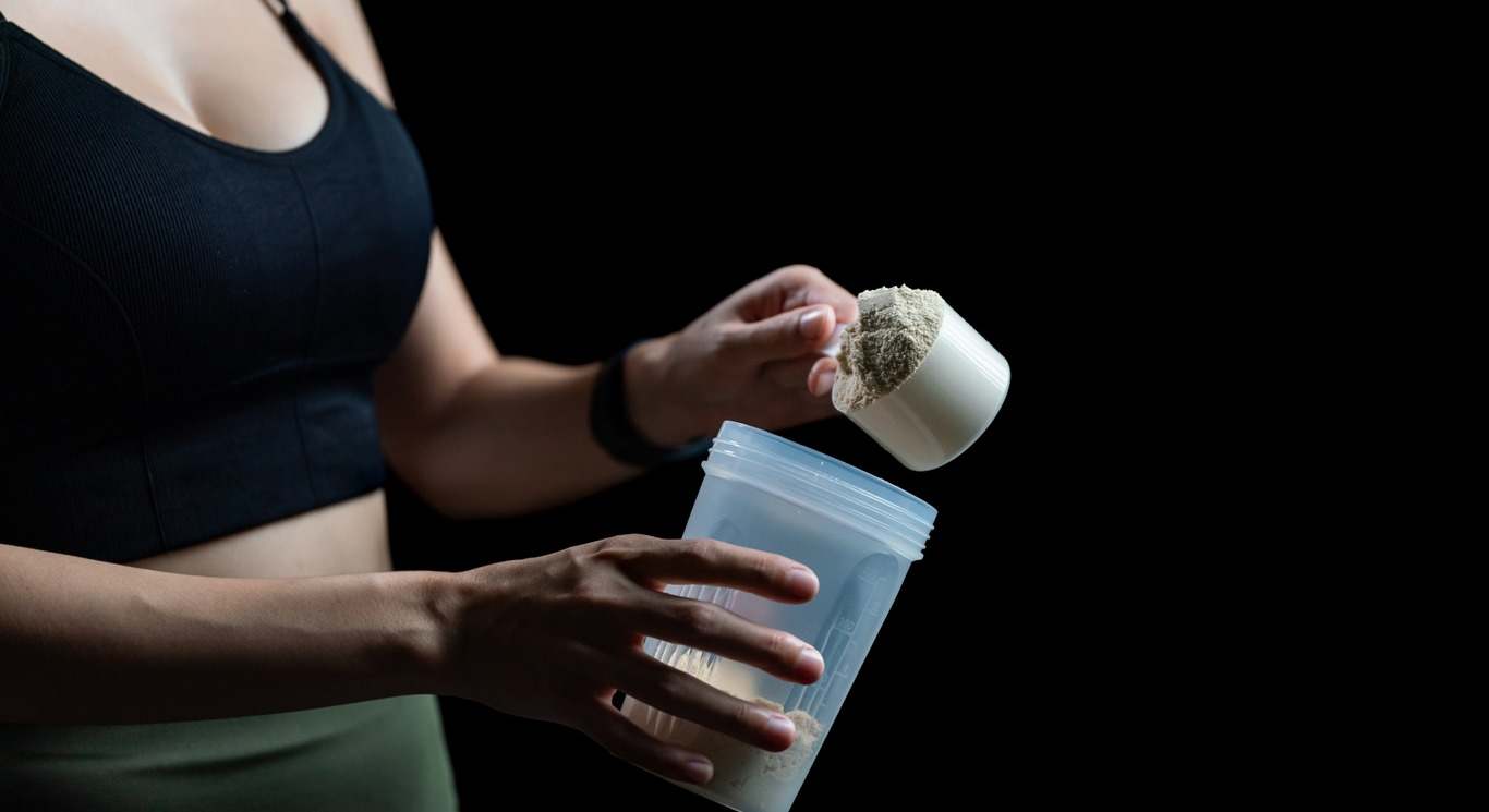 Los batidos de proteínas se han vuelto muy populares no solo entre deportistas, sino también para personas a dieta. Te contamos cuál elegir segú ntu perfil y cuando tomarlos.