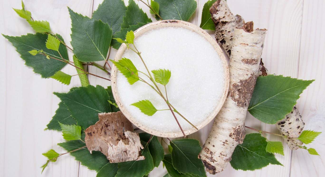 Reducir el consumo de azúcar es una de las decisiones clave para mejorar nuestra salud. El xilitol es un sustitutivo con menos calorías pero, ¿es realmente cancerígeno? Te lo aclaramos en este post.