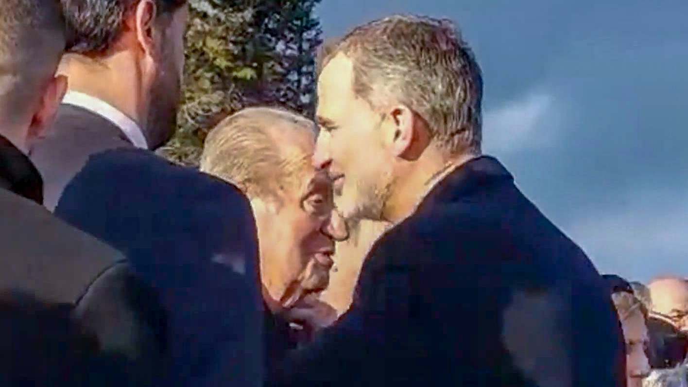 Felipe VI y Juan Carlos en el funeral de Constantino de Grecia