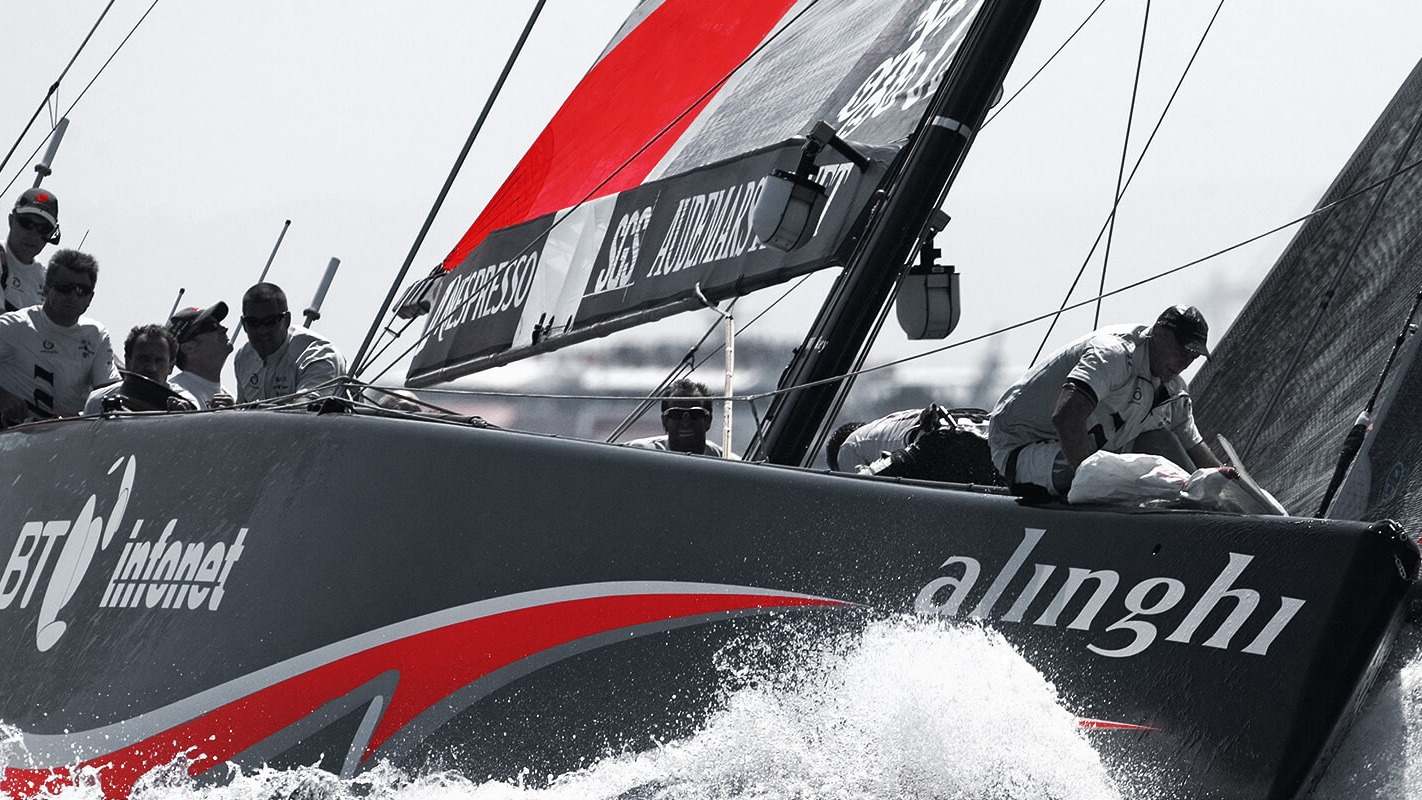 Un barco de la Copa América en Valencia.