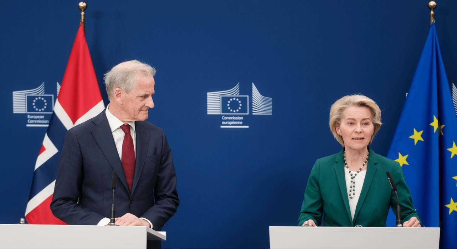 Ursula Von der Leyen y el presidente de Noruega, Jonas Gahr Støre. (Getty)