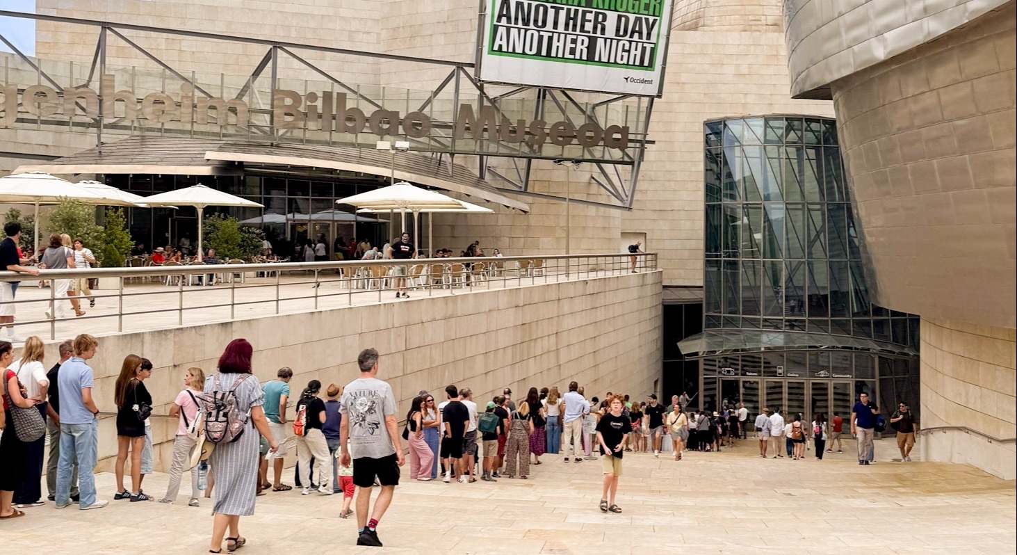 Explanada del Museo Guggenheim en Bilbao