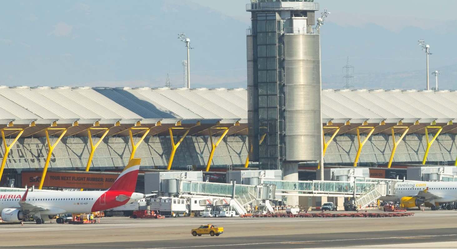 Terminal 4 del aeropuerto de Madrid-Barajas. / Alberto Martín Escudero