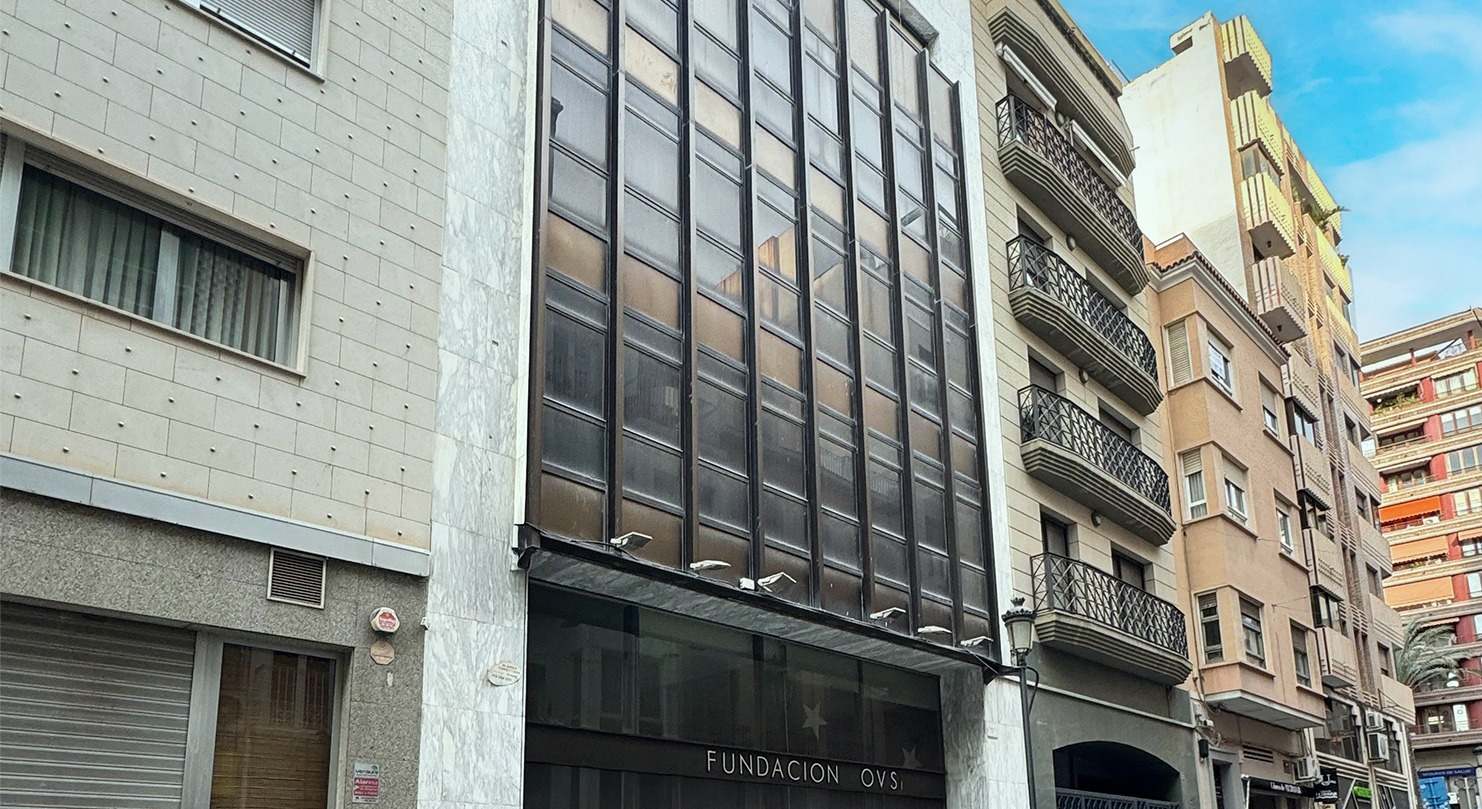 El edificio en la calle Bazán 57 de Alicante.