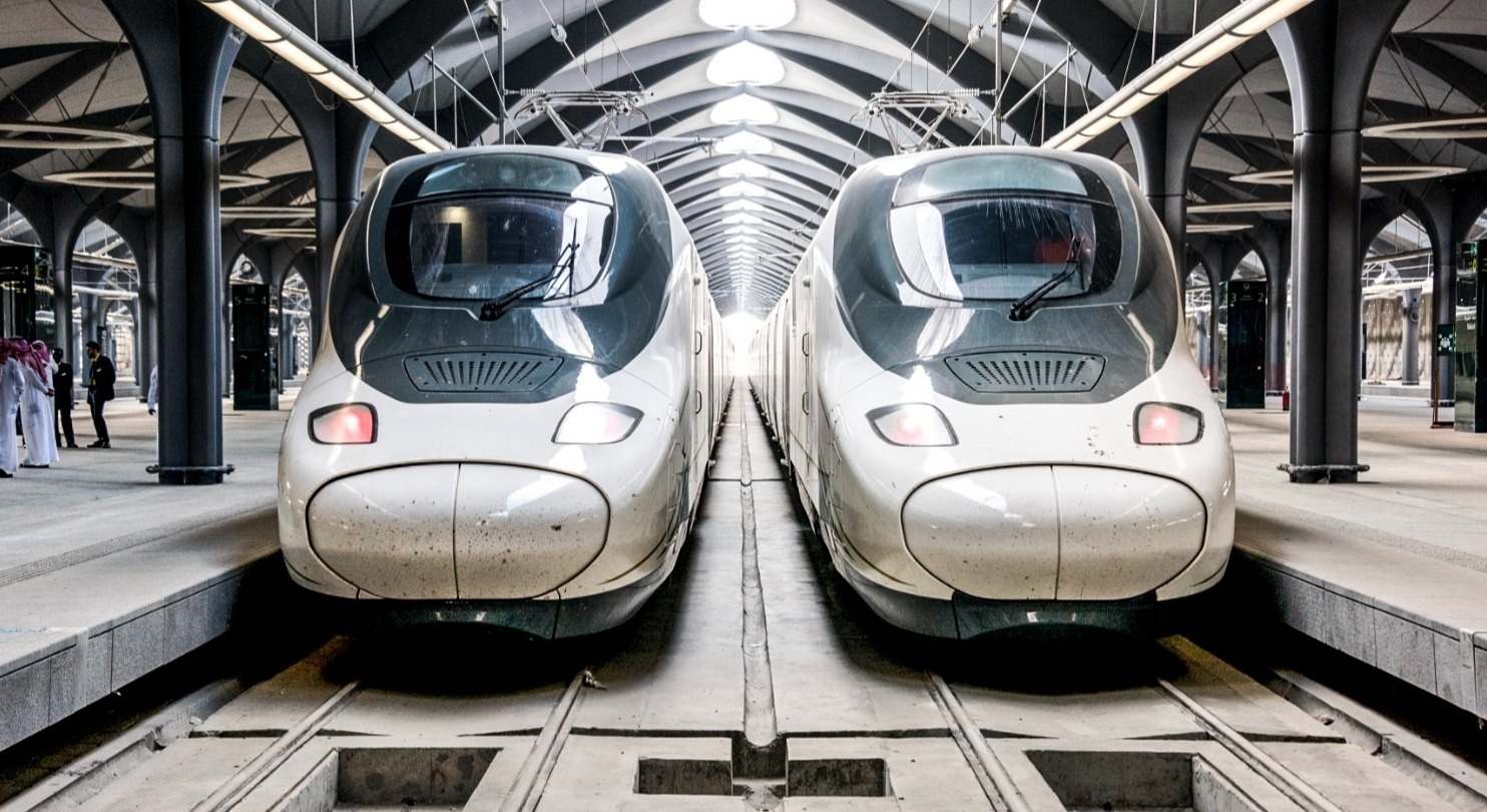 Trenes que prestan el servicio Haramain en Arabia Saudí. / EE