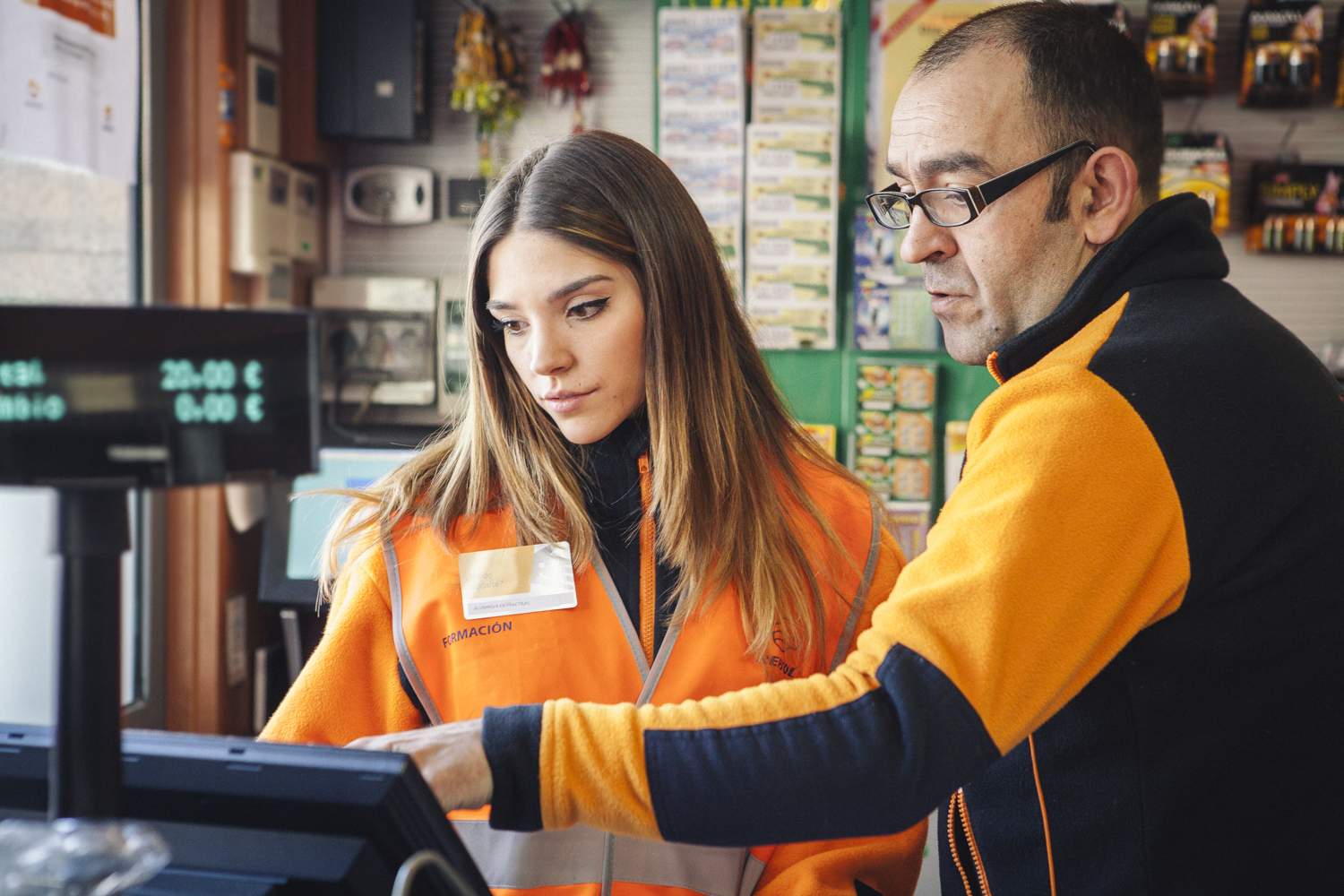 FUNDACION-REPSOL_JOVENES-CON-FUTURO_PRACTICAS-EESS-16-MARZO-13.jpg