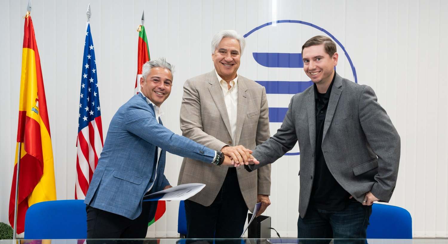 Pedro Silva, CEO de BeGas, Gary Winemaster, CEO de Nexio, y Horace Mast, COO y CTO de Nexio.