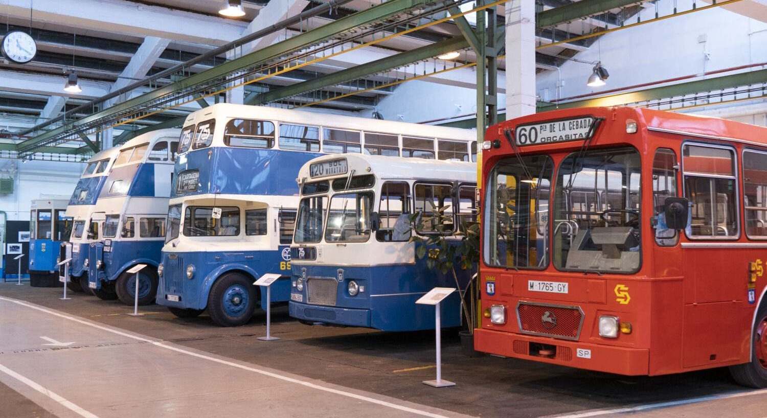 Autobuses históricos en el Museo EMT