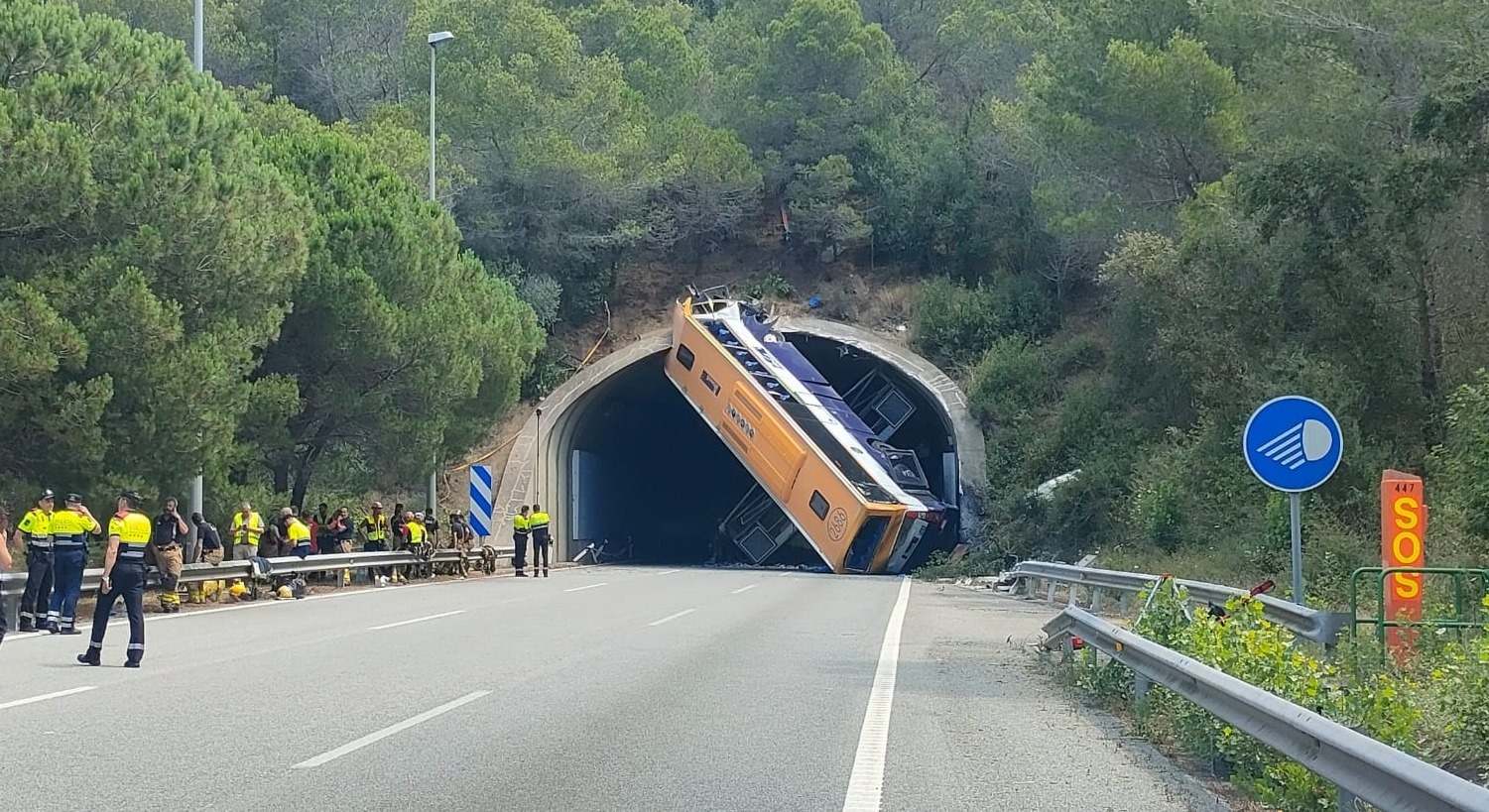 Autobús accidentado.