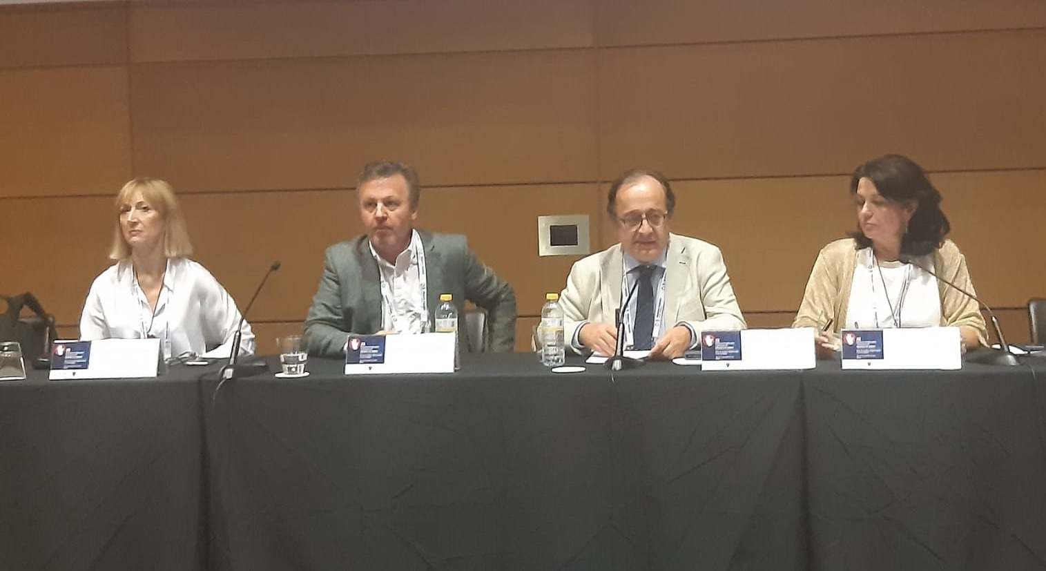 Clausura de las jornadas de la Abogacía. De i. a d.: Marga Cerro (Comisión de Igualdad de la Abogacía), Ángel Cervantes (Abogacía de Toledo), Fernando Rodríguez, (Abogacía Española) y María Francisca Domínguez (Abogacía de Cáceres).