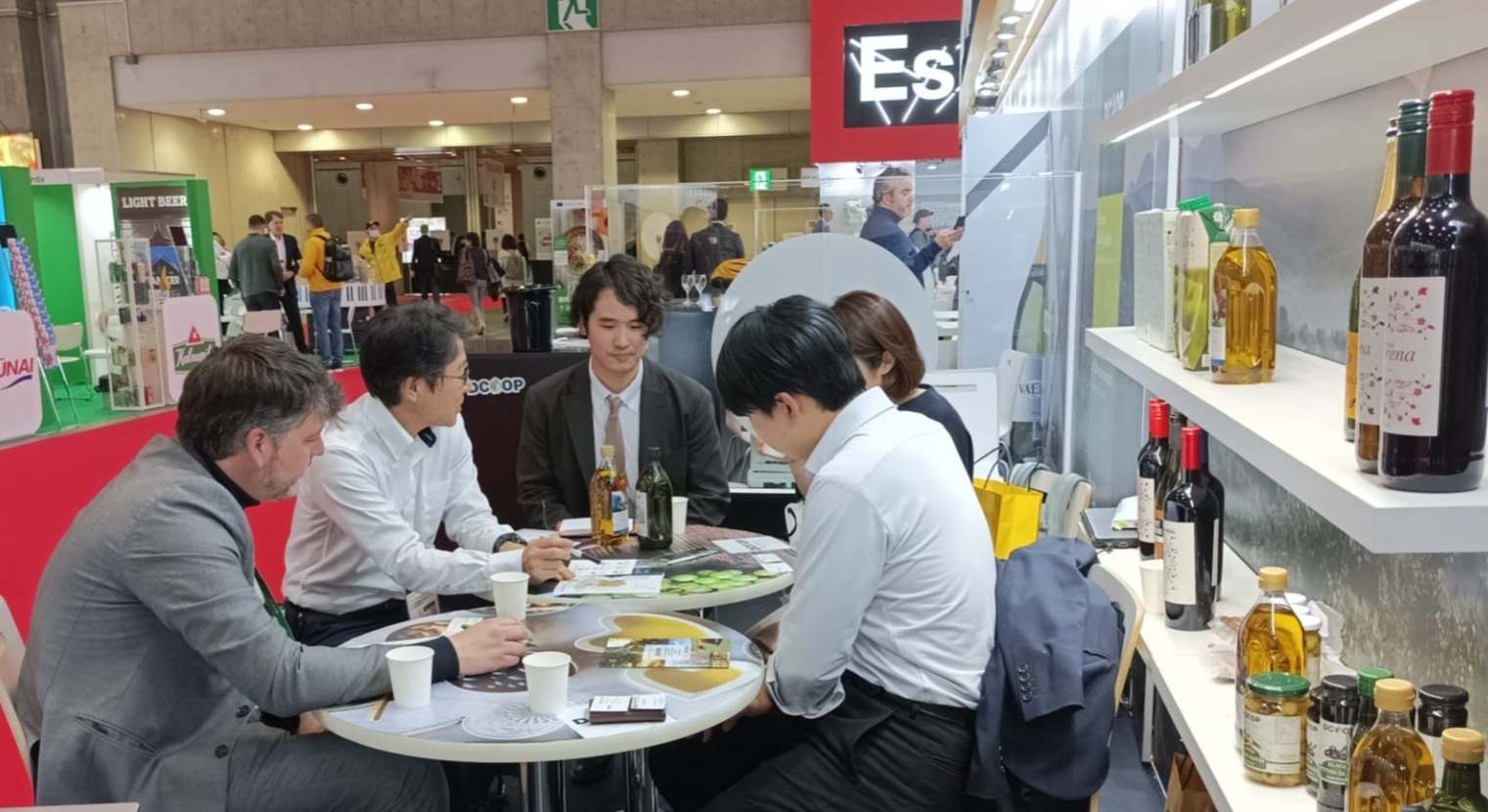 Dcoop está presente en la feria Foodex, la mayor de Asia.