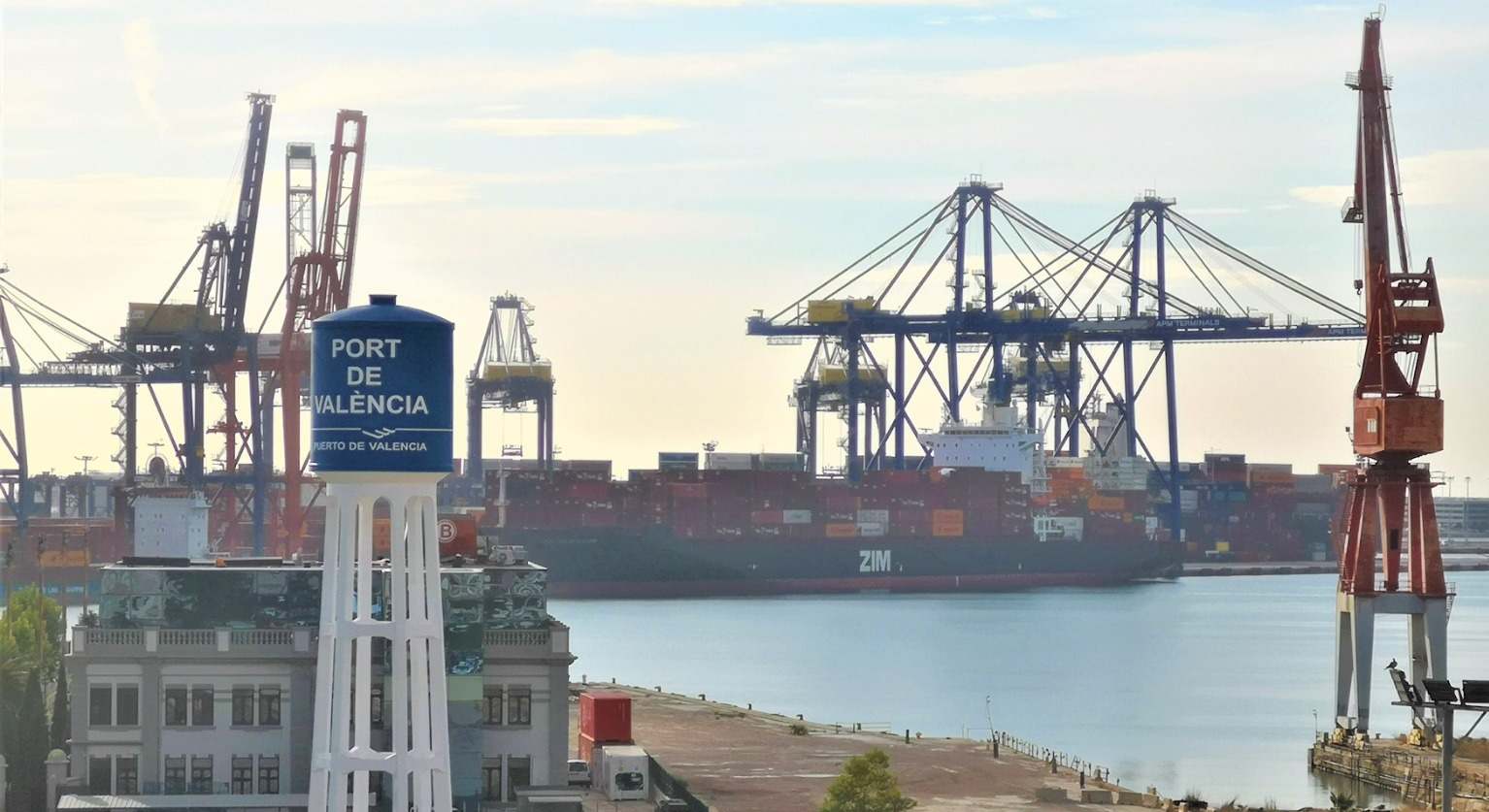 Muelles del Puerto de Valencia.